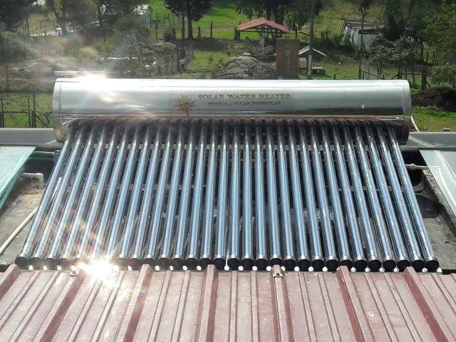 Colector solar Heat Pipe en Finca La Paz, Sibaté