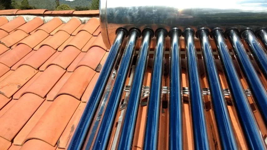 Colector Heat Pipe para producción de agua caliente en La Ceja, Antioquia